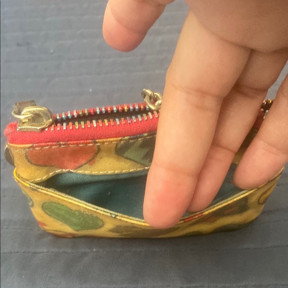 D&B Colorful Heart Pattern Keychain Pouch - Picture 6 of 9